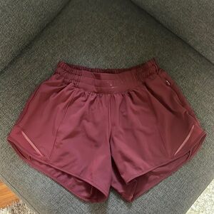 Lululemon 4” hottie hot shirt